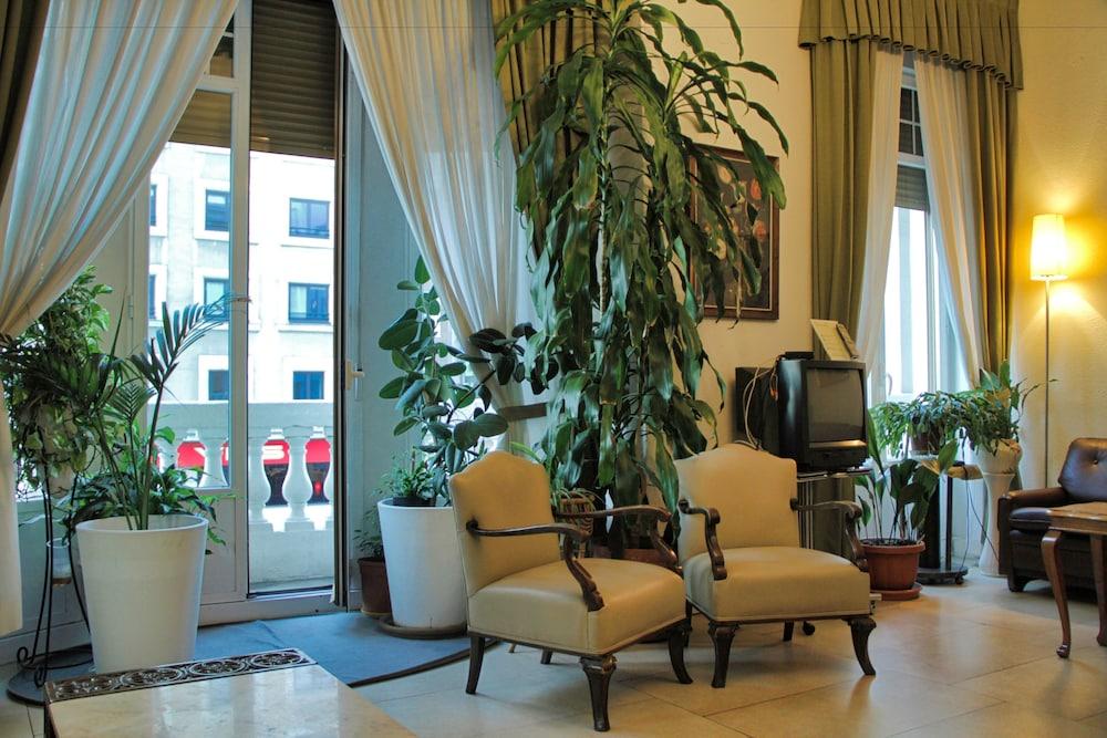 Hostal Excelsior