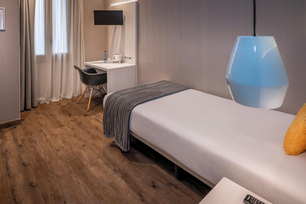 Hostal Operaramblas