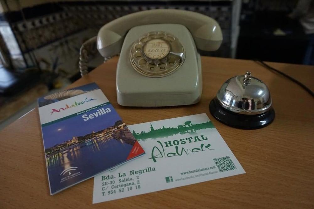 Hostal Alamare