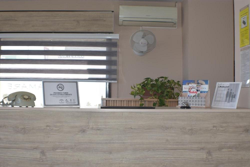 Hostal Alamare