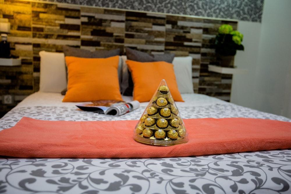 Hostal Adis