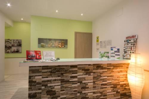 Hostal Adis