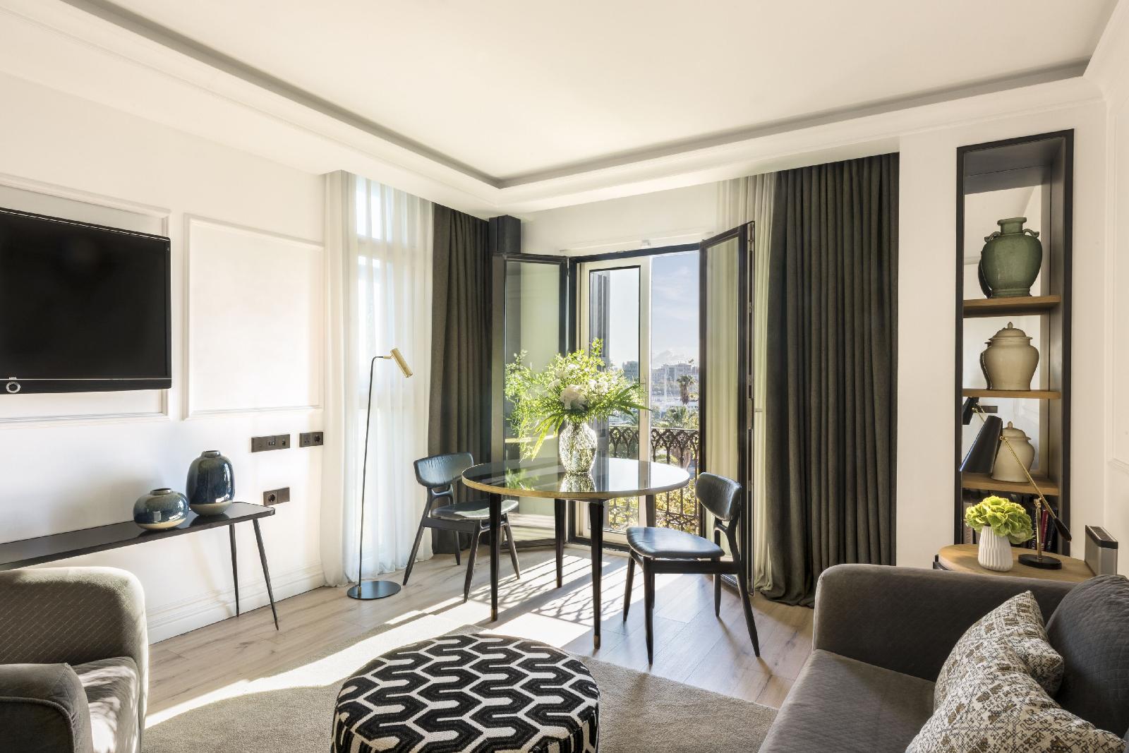 Hotel The Serras