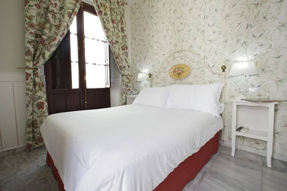 Basic Hotel Puerta De Sevilla