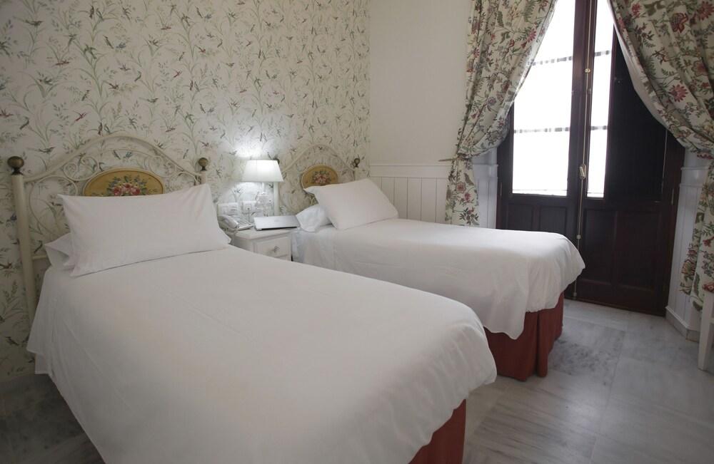 Basic Hotel Puerta De Sevilla