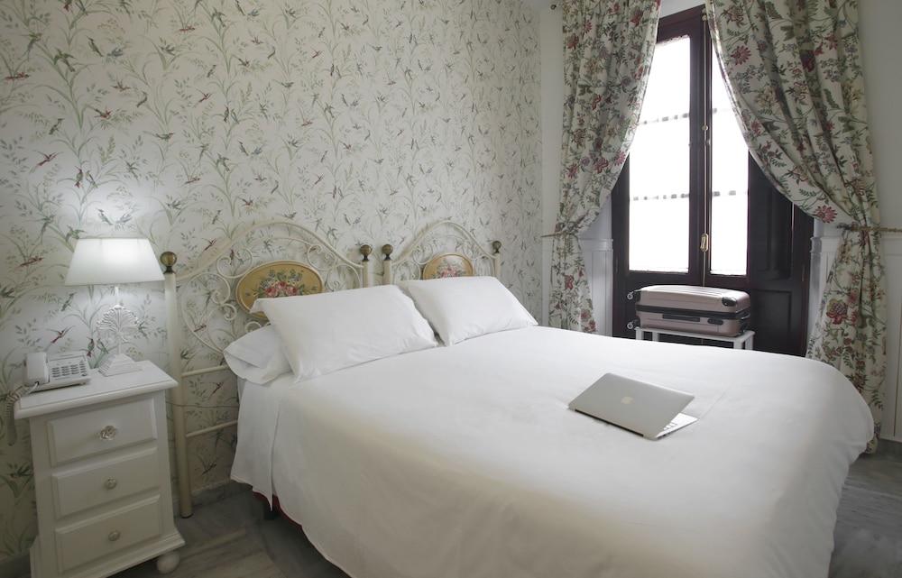 Basic Hotel Puerta De Sevilla