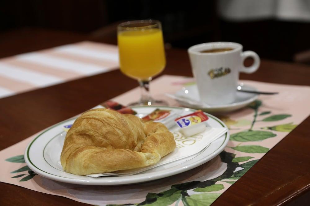 Basic Hotel Puerta De Sevilla