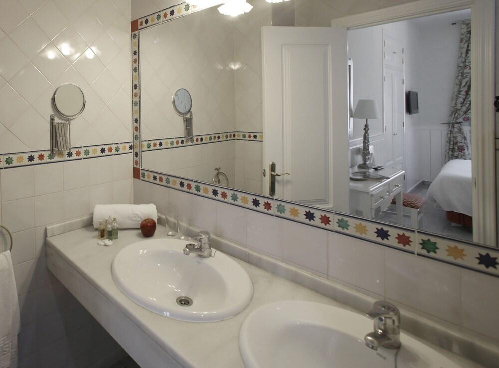 Basic Hotel Puerta De Sevilla