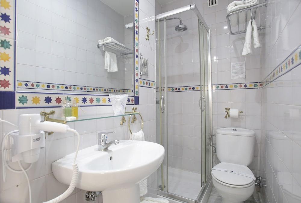 Basic Hotel Puerta De Sevilla