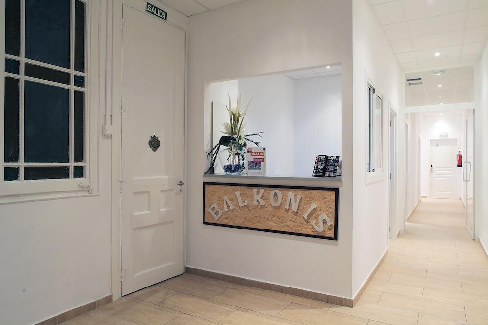 Hostal Balkonis
