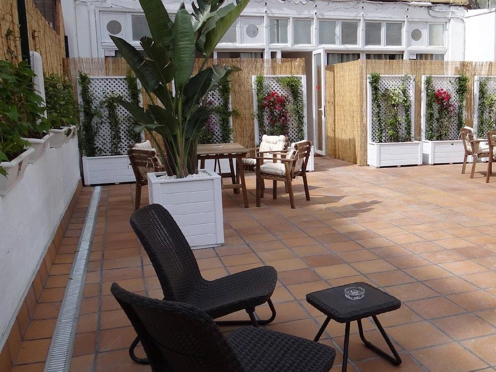 Hostal Balkonis