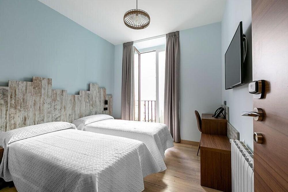Hostal Anton Martin