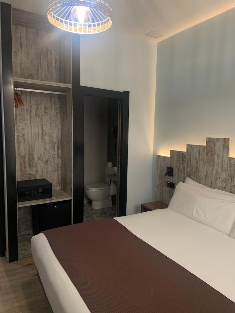 Hostal Anton Martin