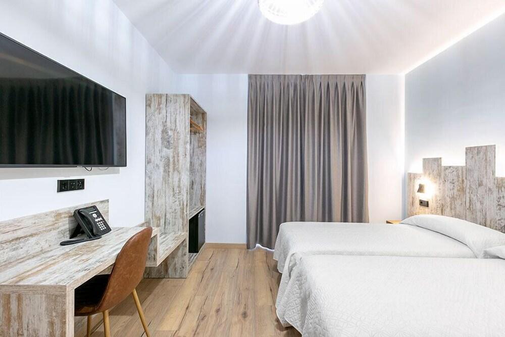 Hostal Anton Martin