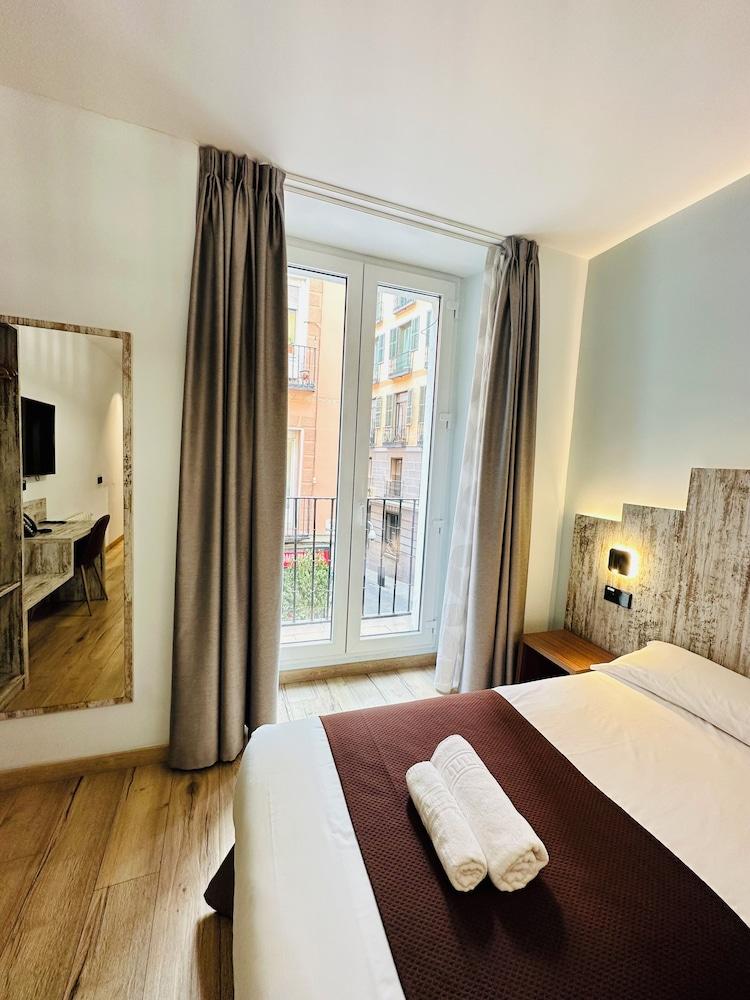Hostal Anton Martin