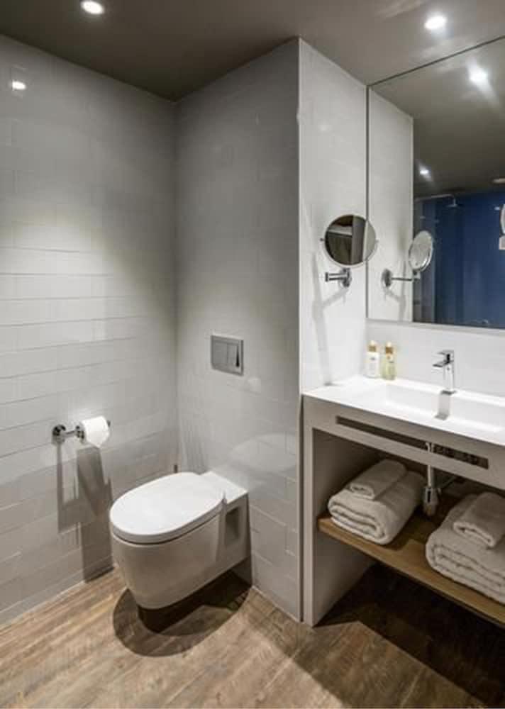 Yurbban Trafalgar Hotel
