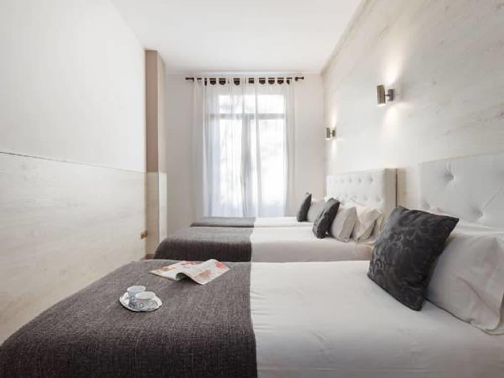 Apartments Ramblas 108