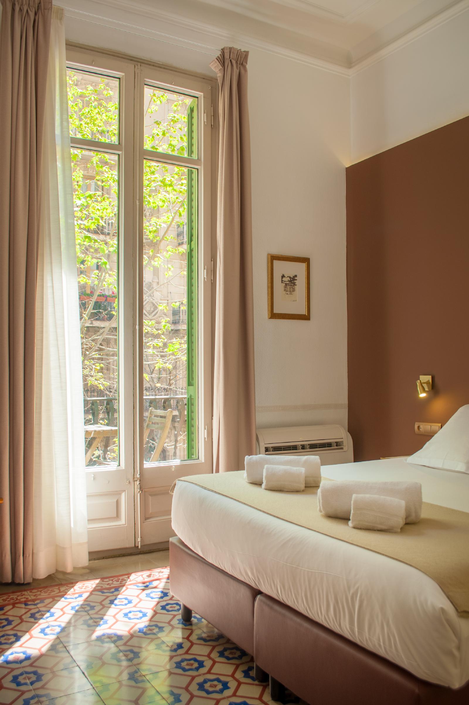 Mihlton Barcelona Boutique B&B