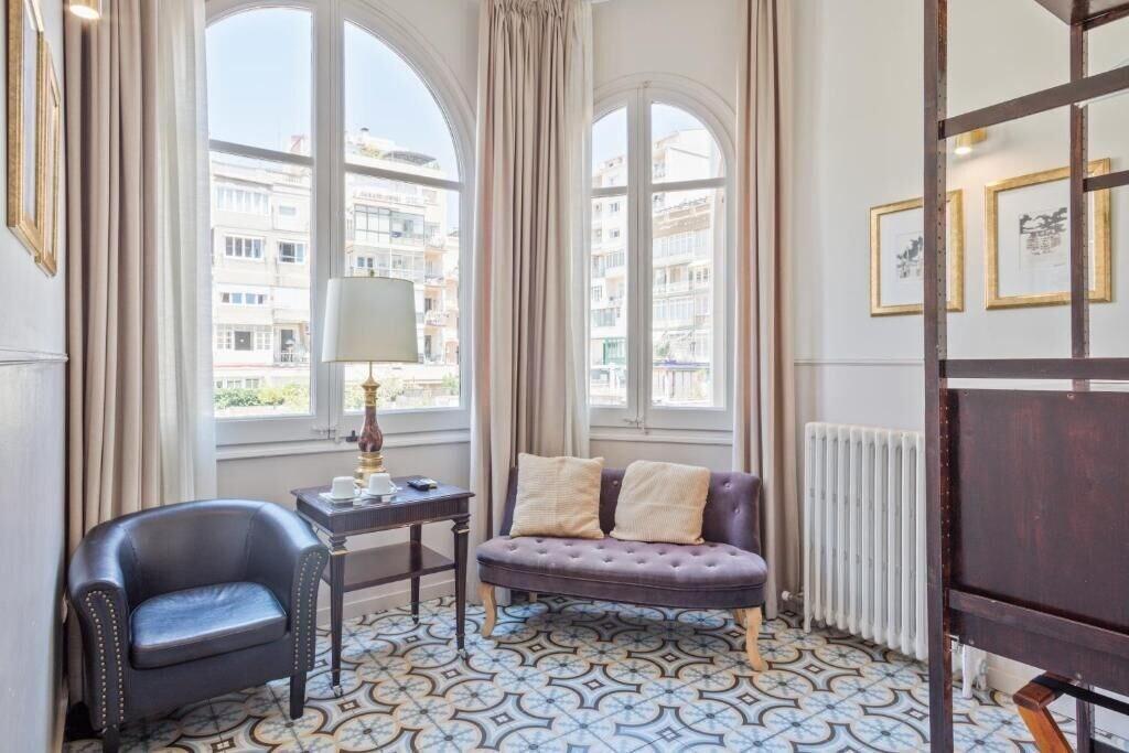 Mihlton Barcelona Boutique B&B