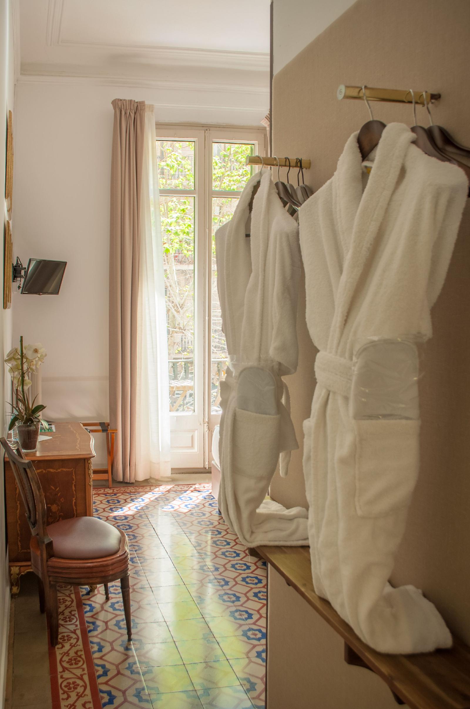Mihlton Barcelona Boutique B&B