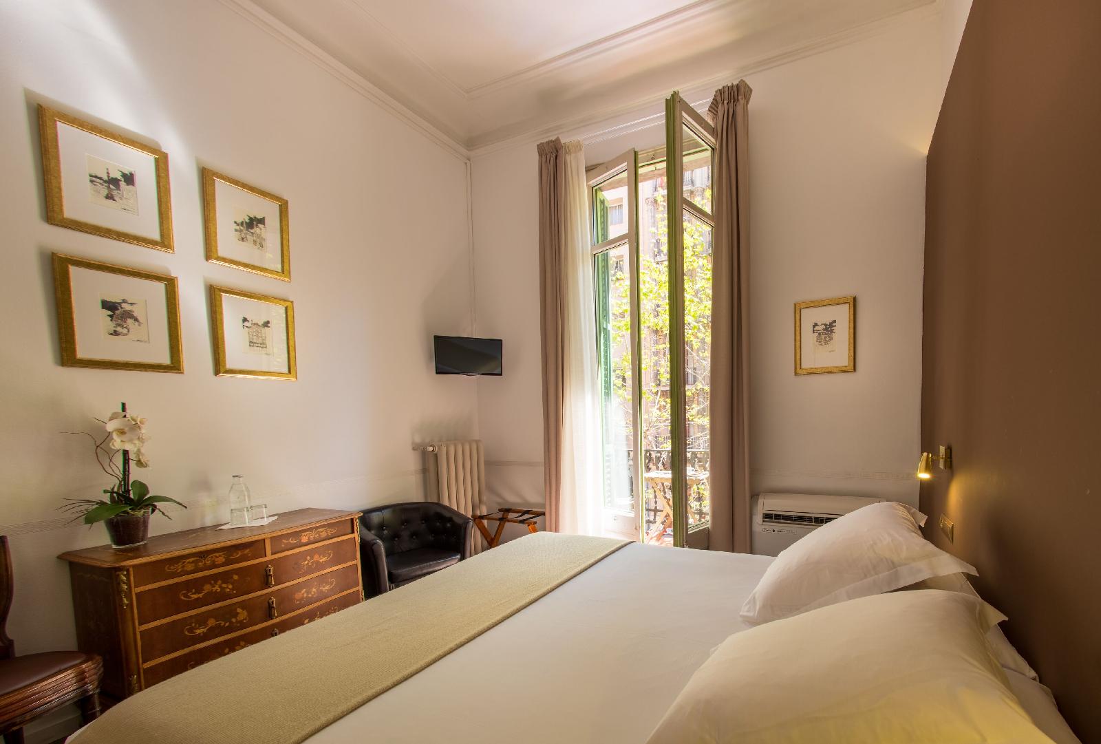 Mihlton Barcelona Boutique B&B