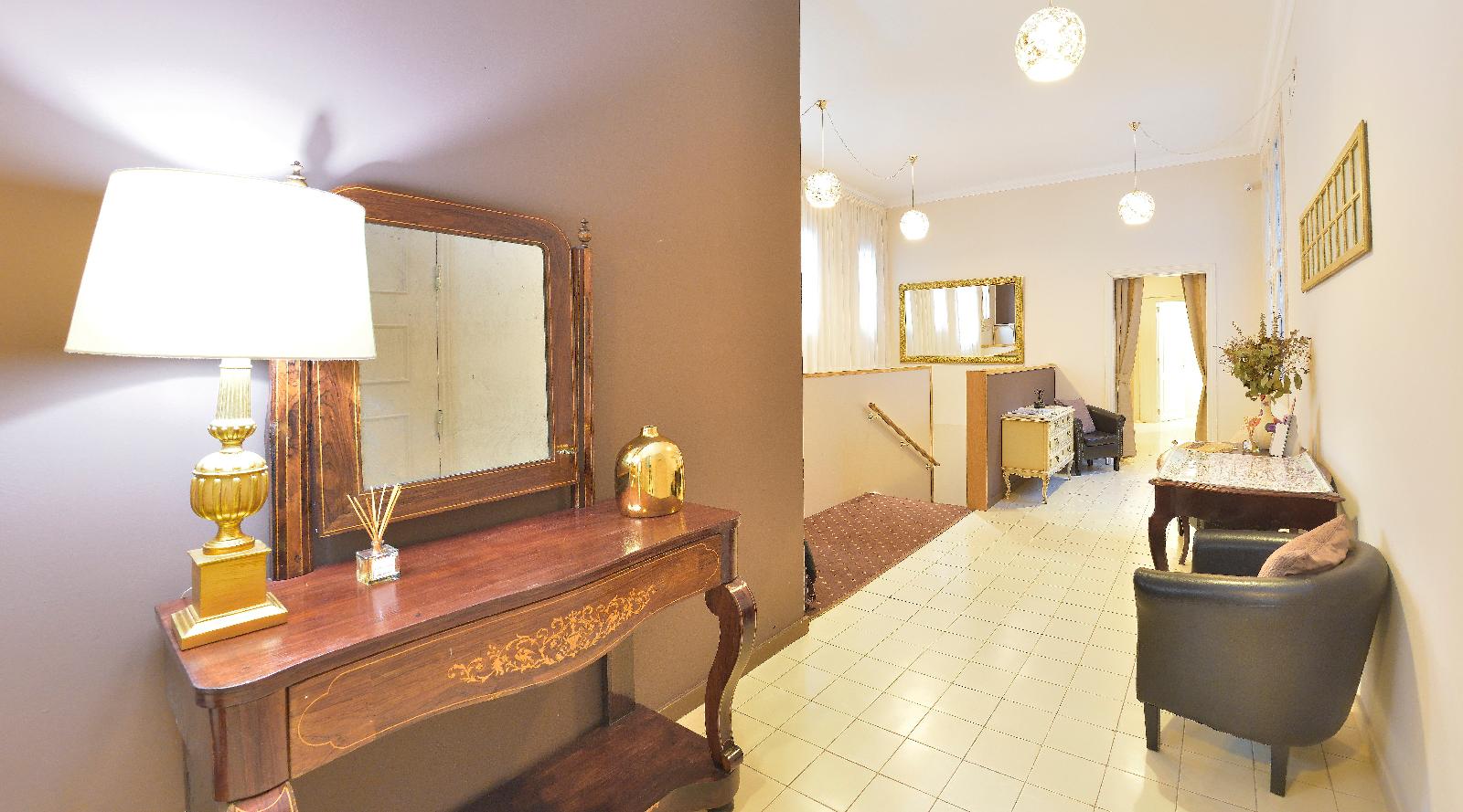 Mihlton Barcelona Boutique B&B