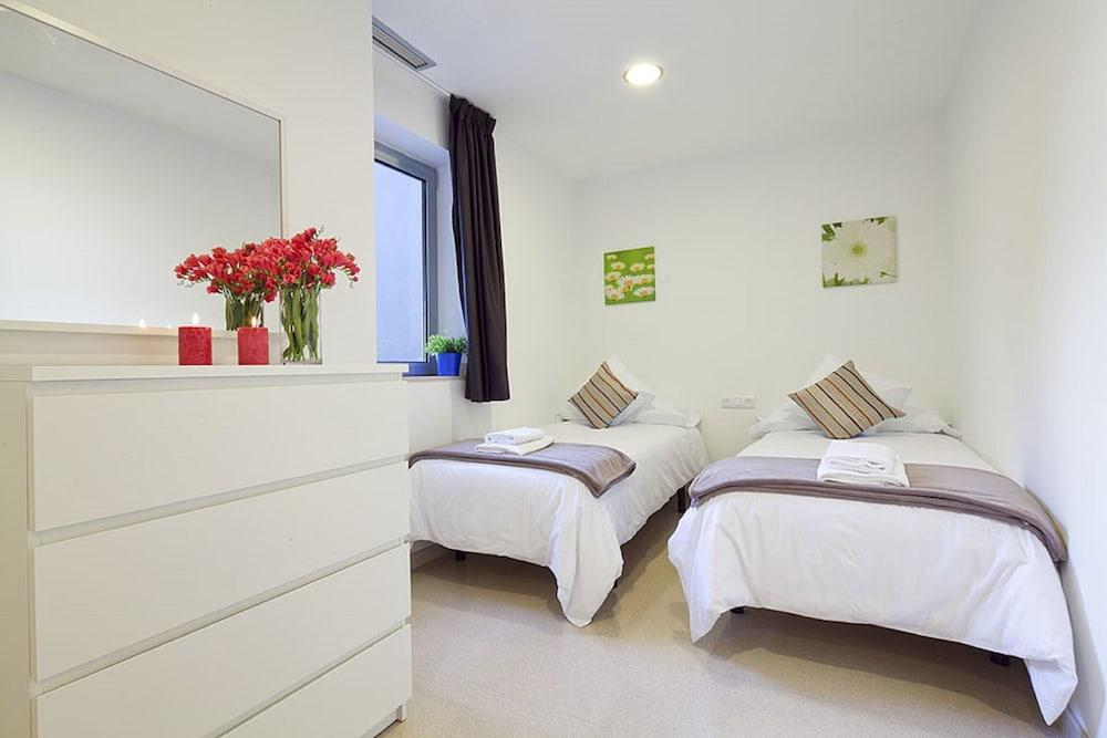 Charmsuites Nou Rambla