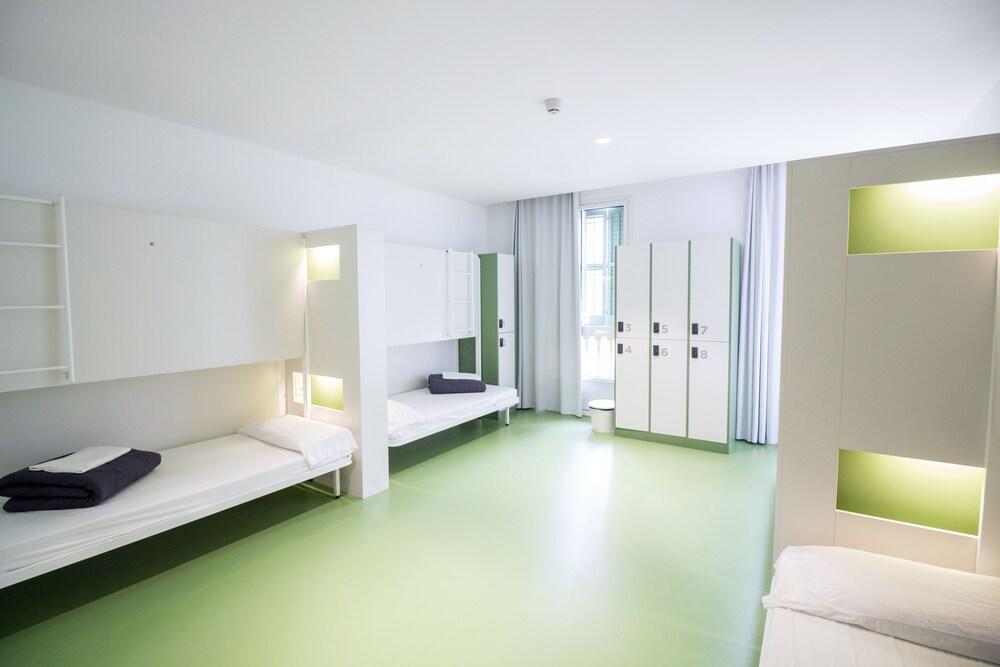 Sant Jordi Hostels Rock Palace
