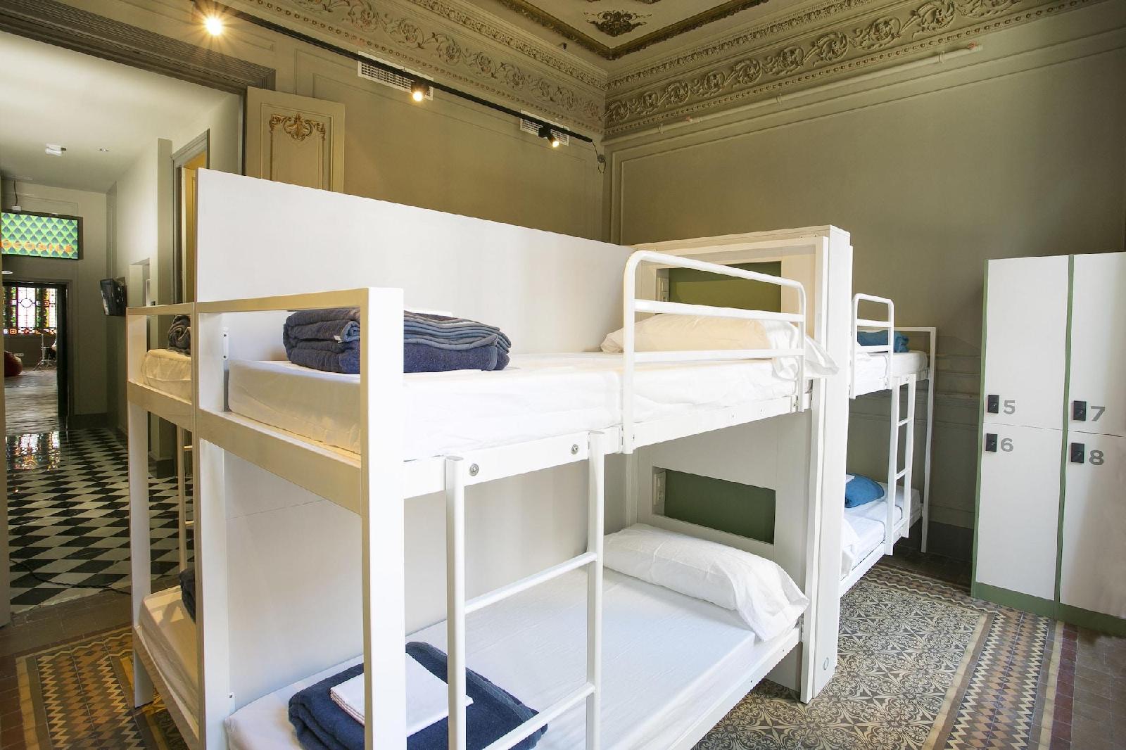Sant Jordi Hostels Rock Palace