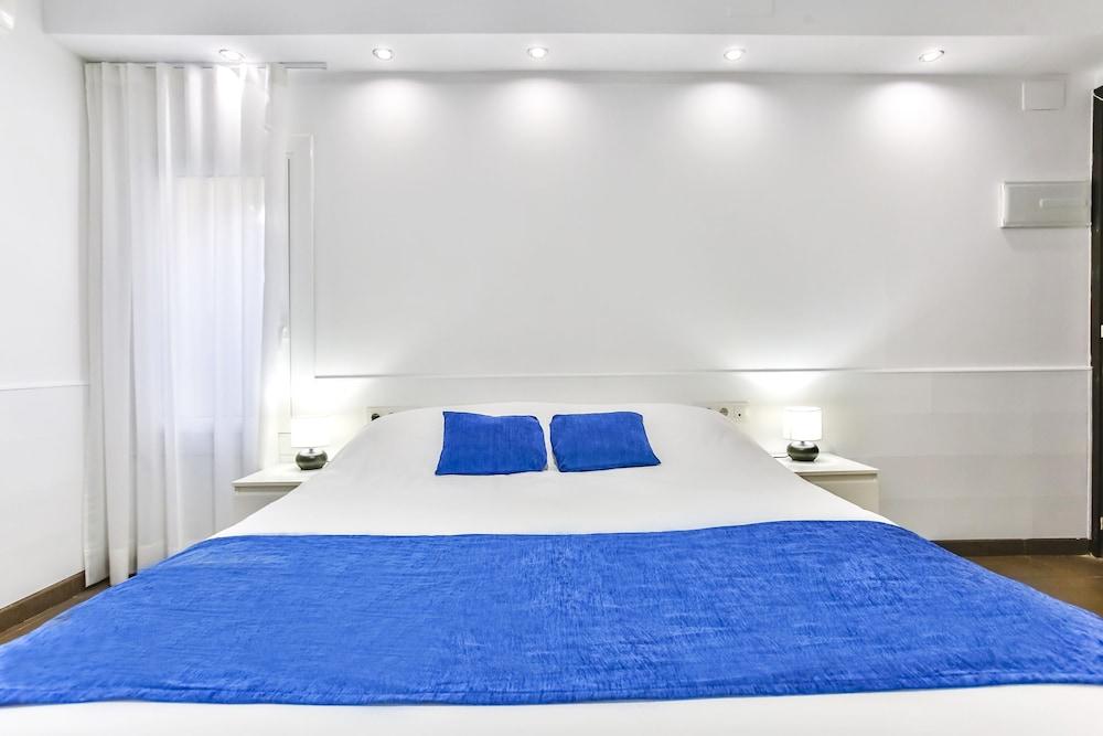 Laramond Barcelona Rooms