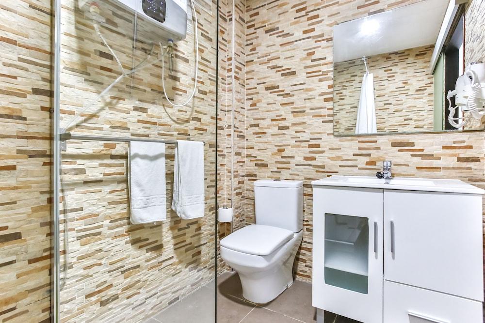 Laramond Barcelona Rooms