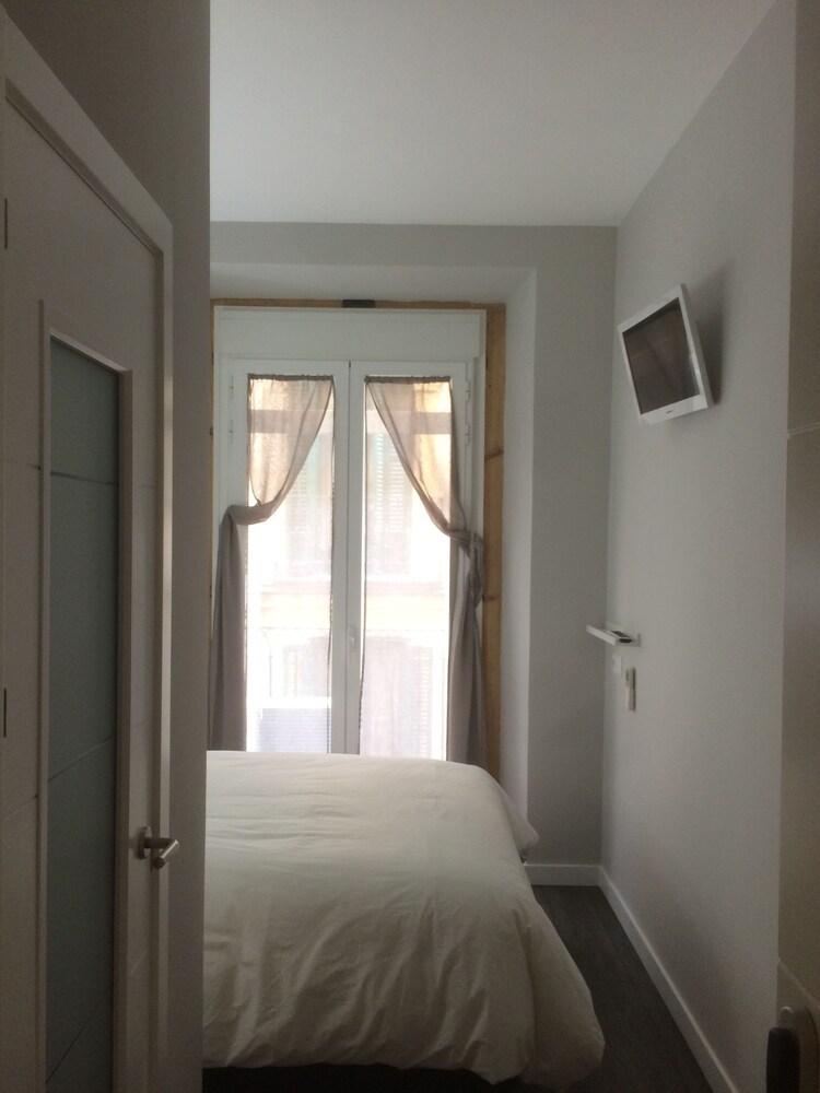 Diezmadrid Hostal