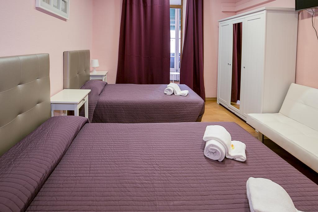 Hostal Balmes Centro