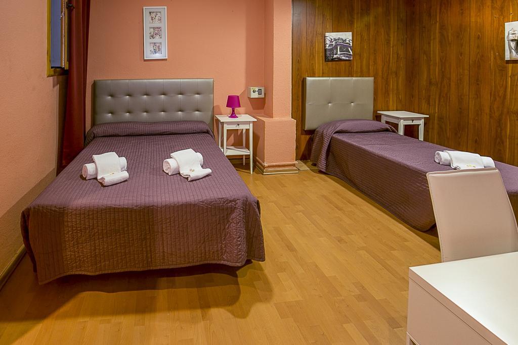 Hostal Balmes Centro