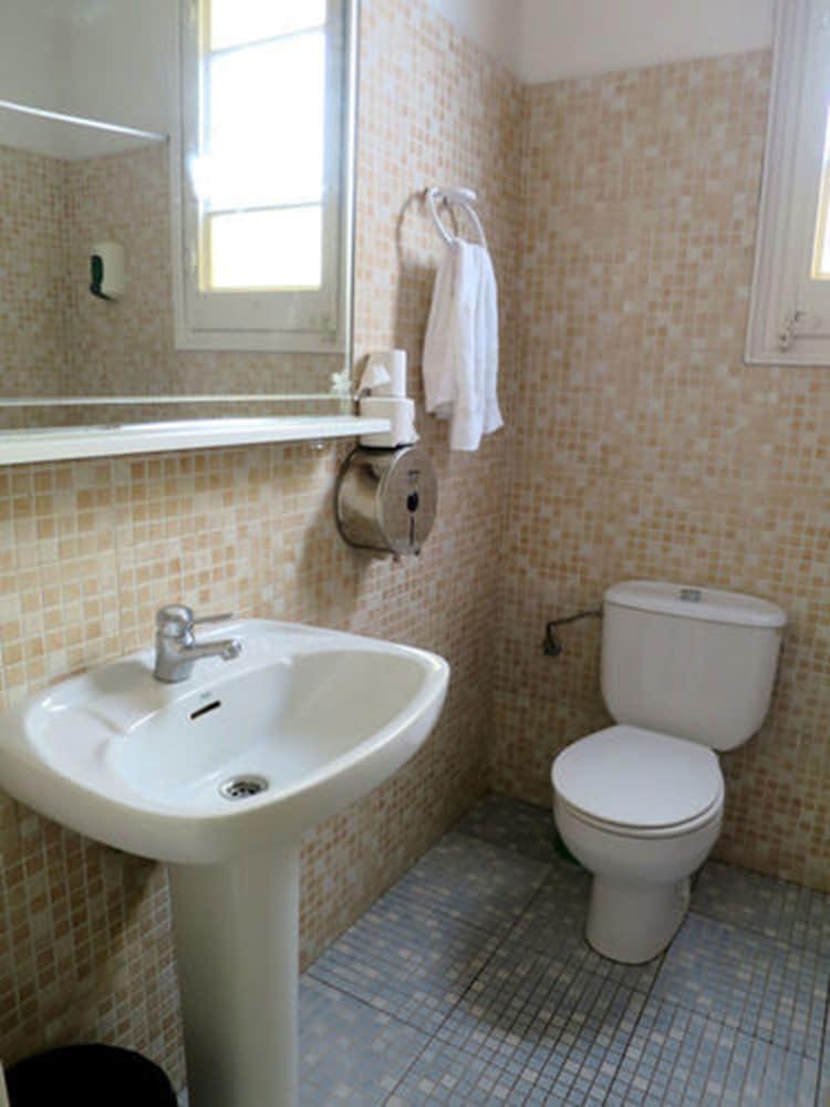 Hostal Balmes Centro