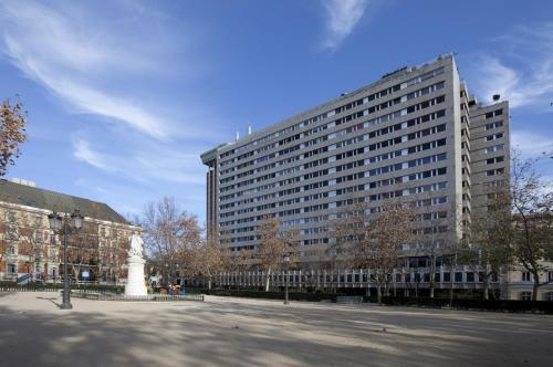 Colon Suites
