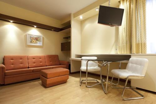 Colon Suites