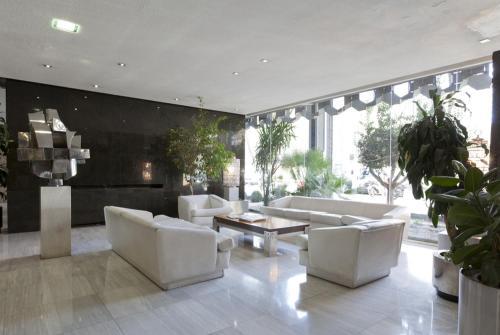 Colon Suites