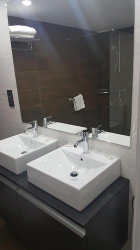 Colon Suites