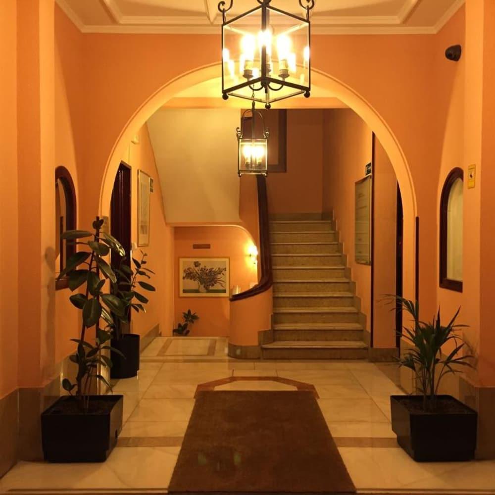 CH Otello Rooms - Madrid