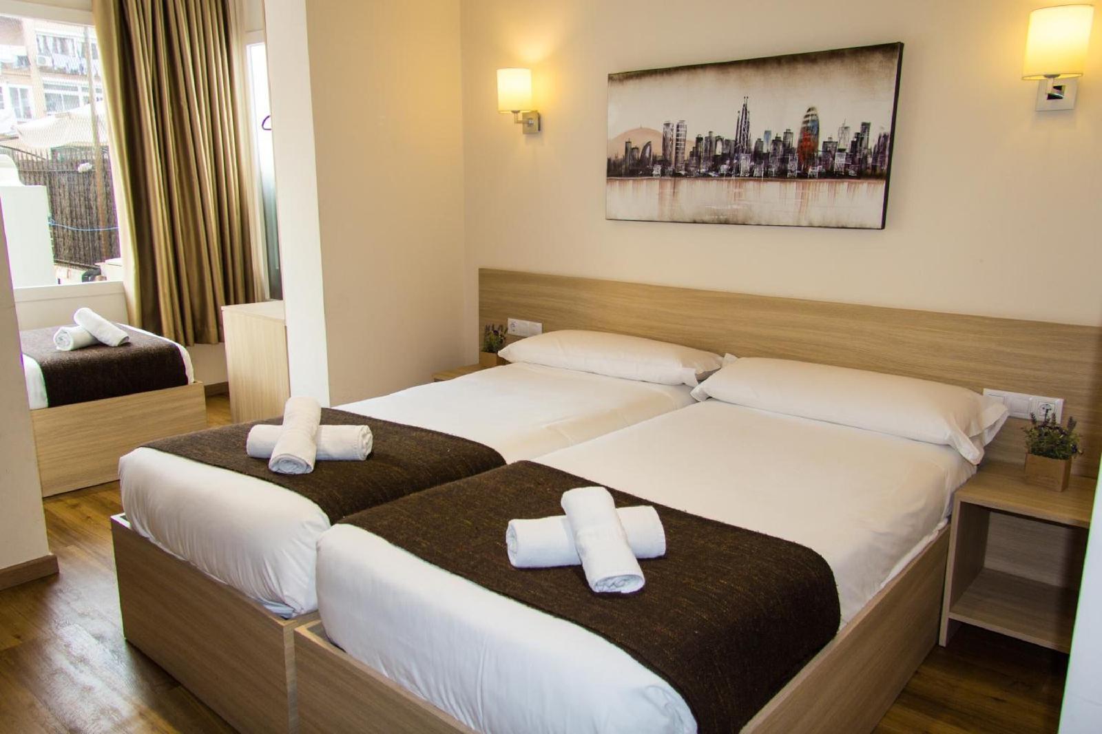 Hostal Barcelona Travel