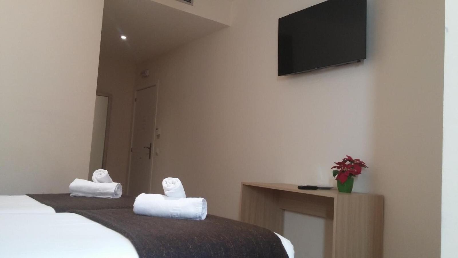 Hostal Barcelona Travel