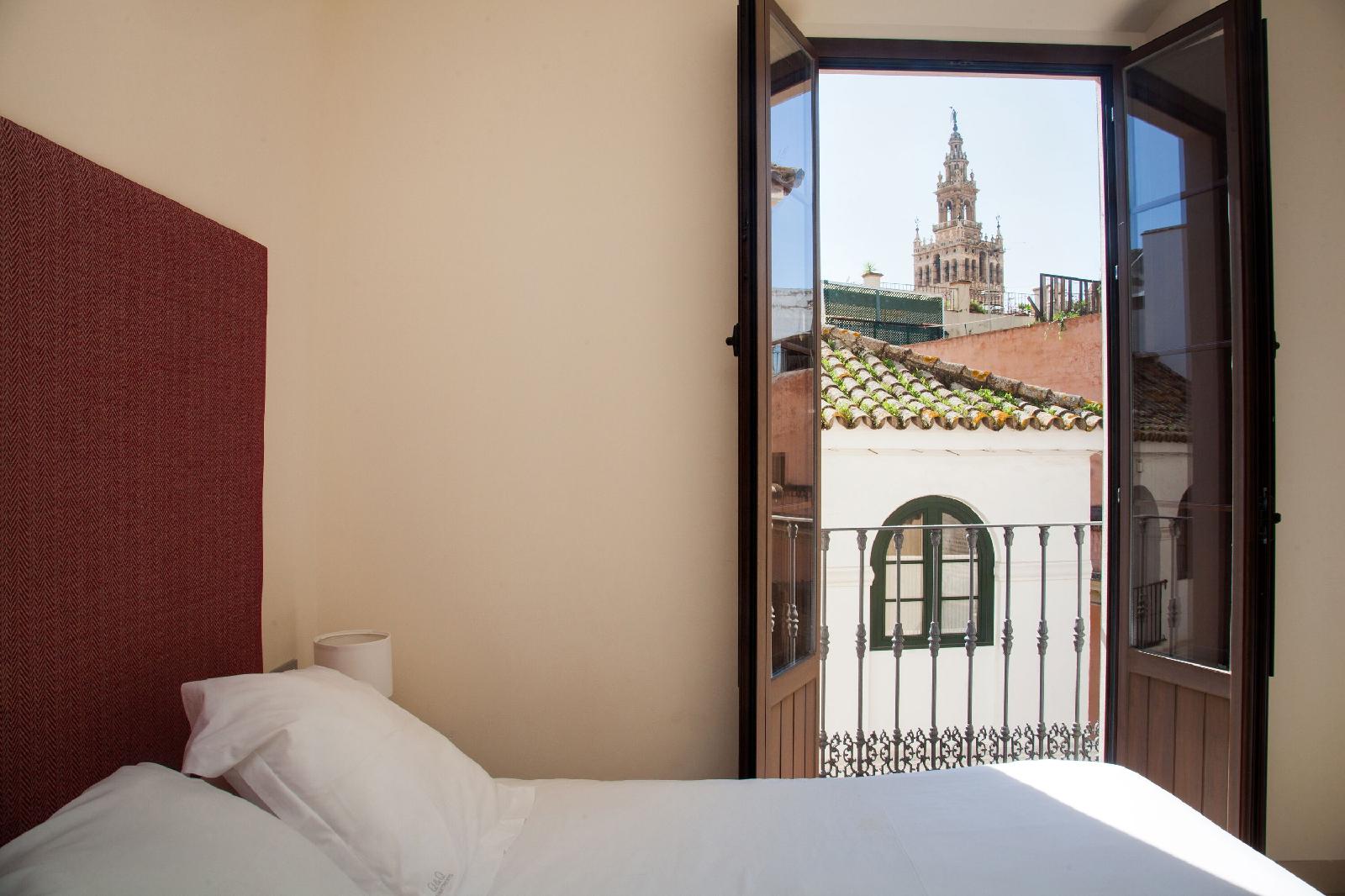 Guzman El Bueno Suites