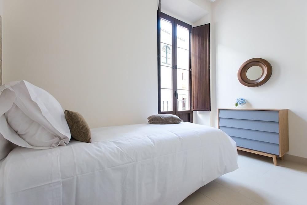Guzman El Bueno Suites