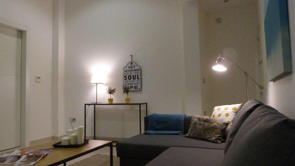 Guzman El Bueno Suites