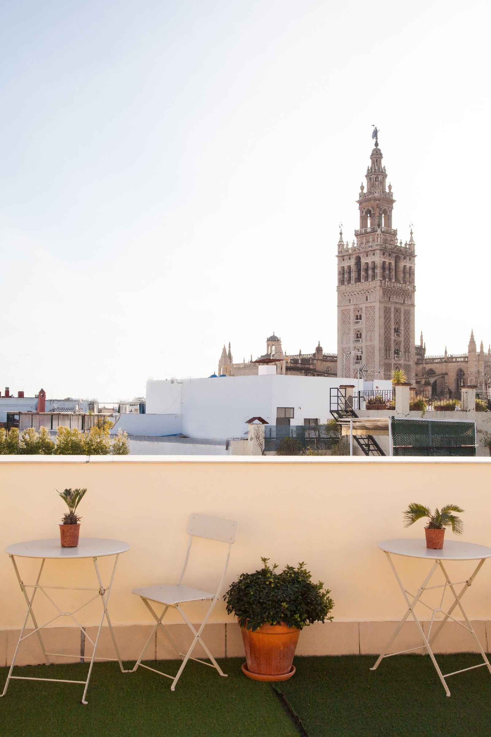 Guzman El Bueno Suites