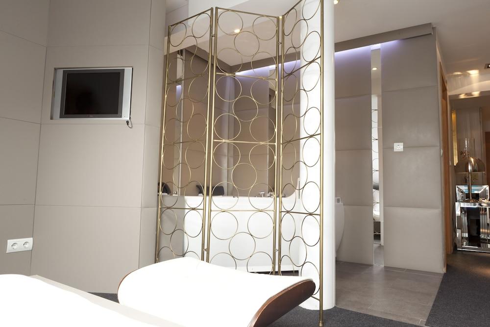Ab Design Suites