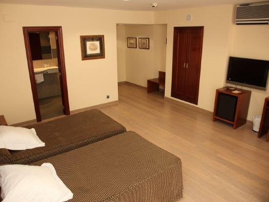 Hotel y Aptos Cesaraugusta