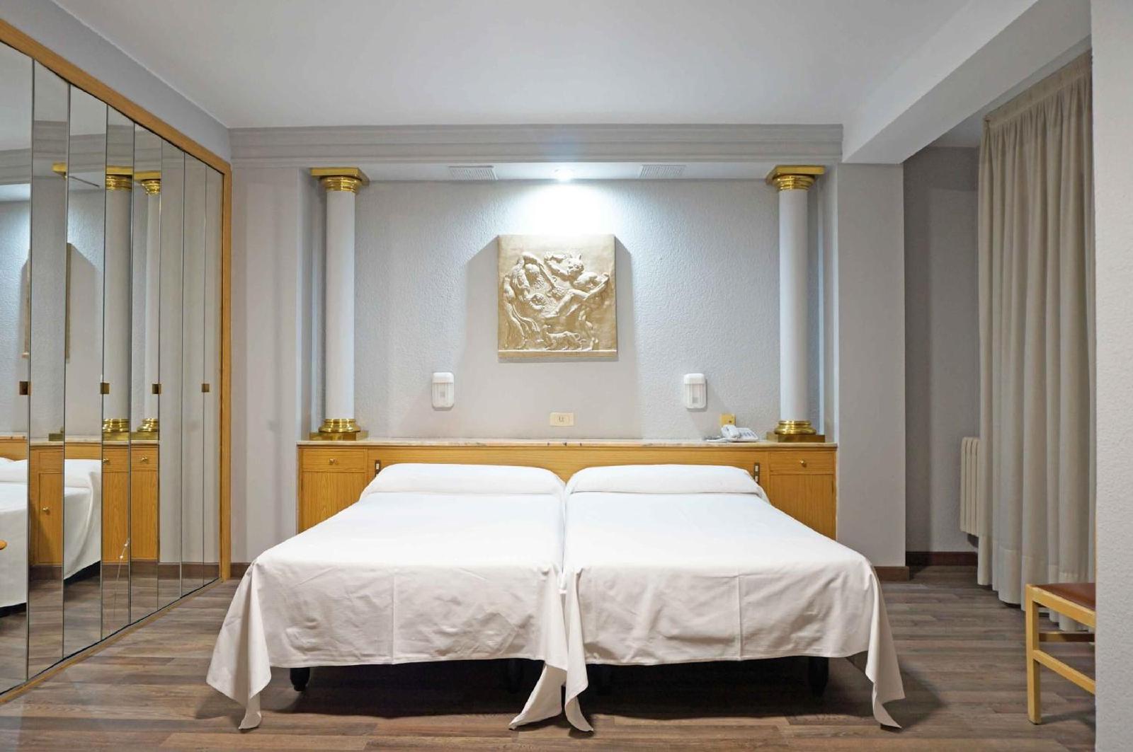 Hotel y Aptos Cesaraugusta