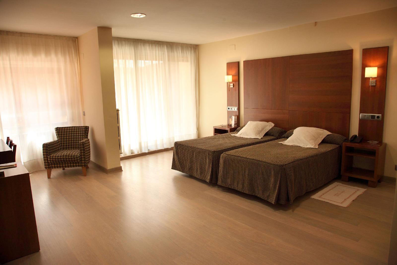 Hotel y Aptos Cesaraugusta